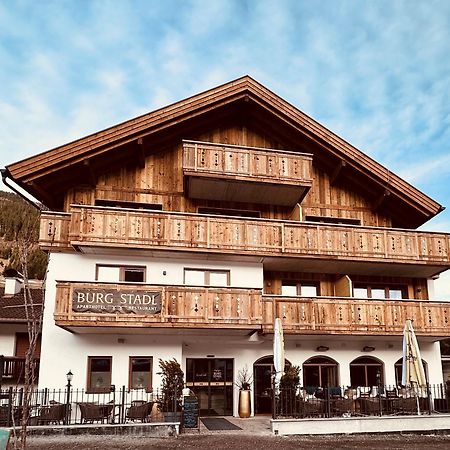Burgstadl Aparthotel & Restaurant 라디스 외부 사진