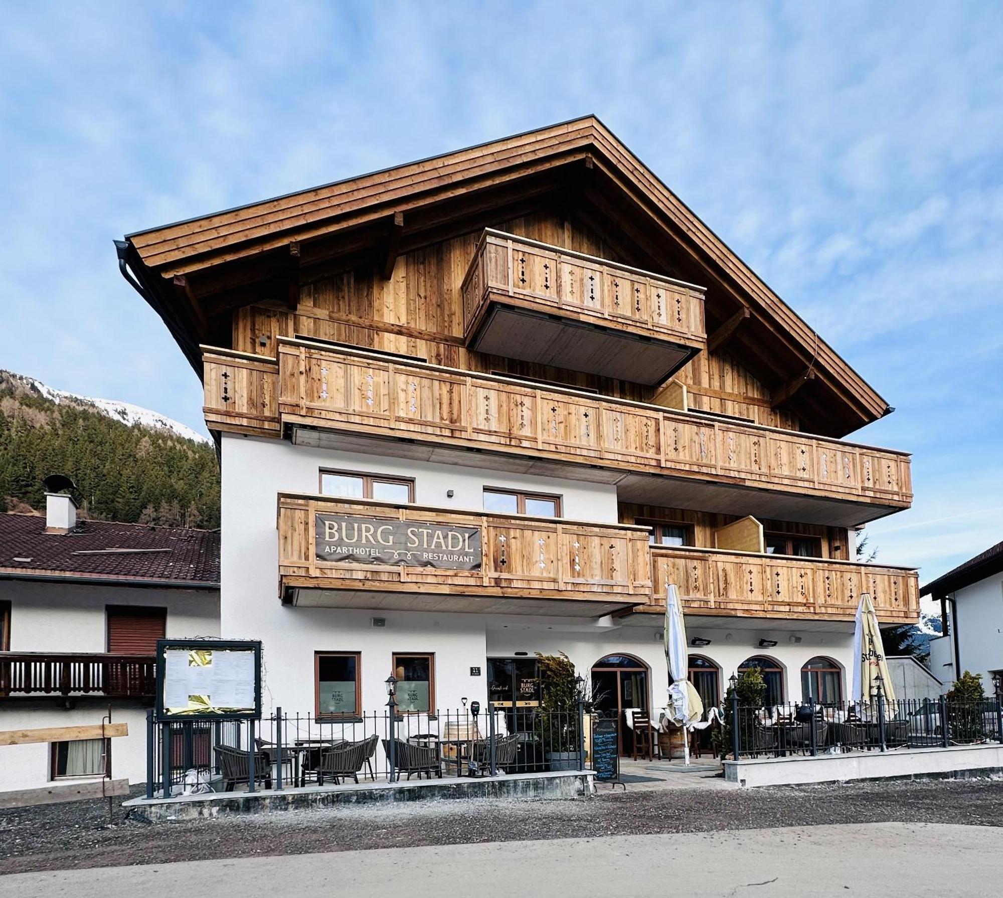 Burgstadl Aparthotel & Restaurant 라디스 외부 사진