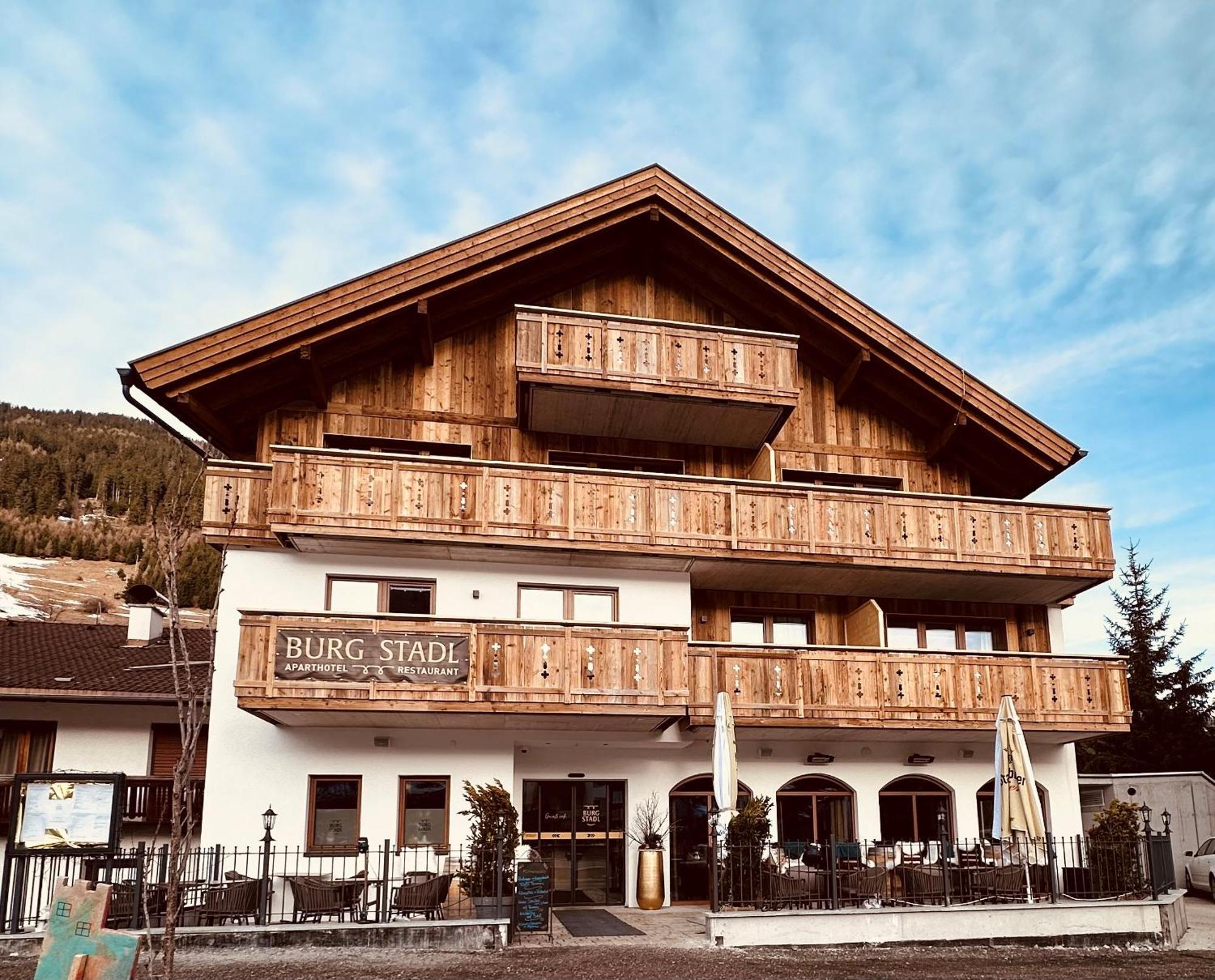 Burgstadl Aparthotel & Restaurant 라디스 외부 사진