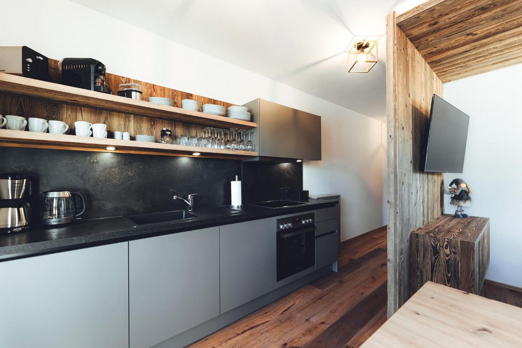 Burgstadl Aparthotel & Restaurant 라디스 외부 사진