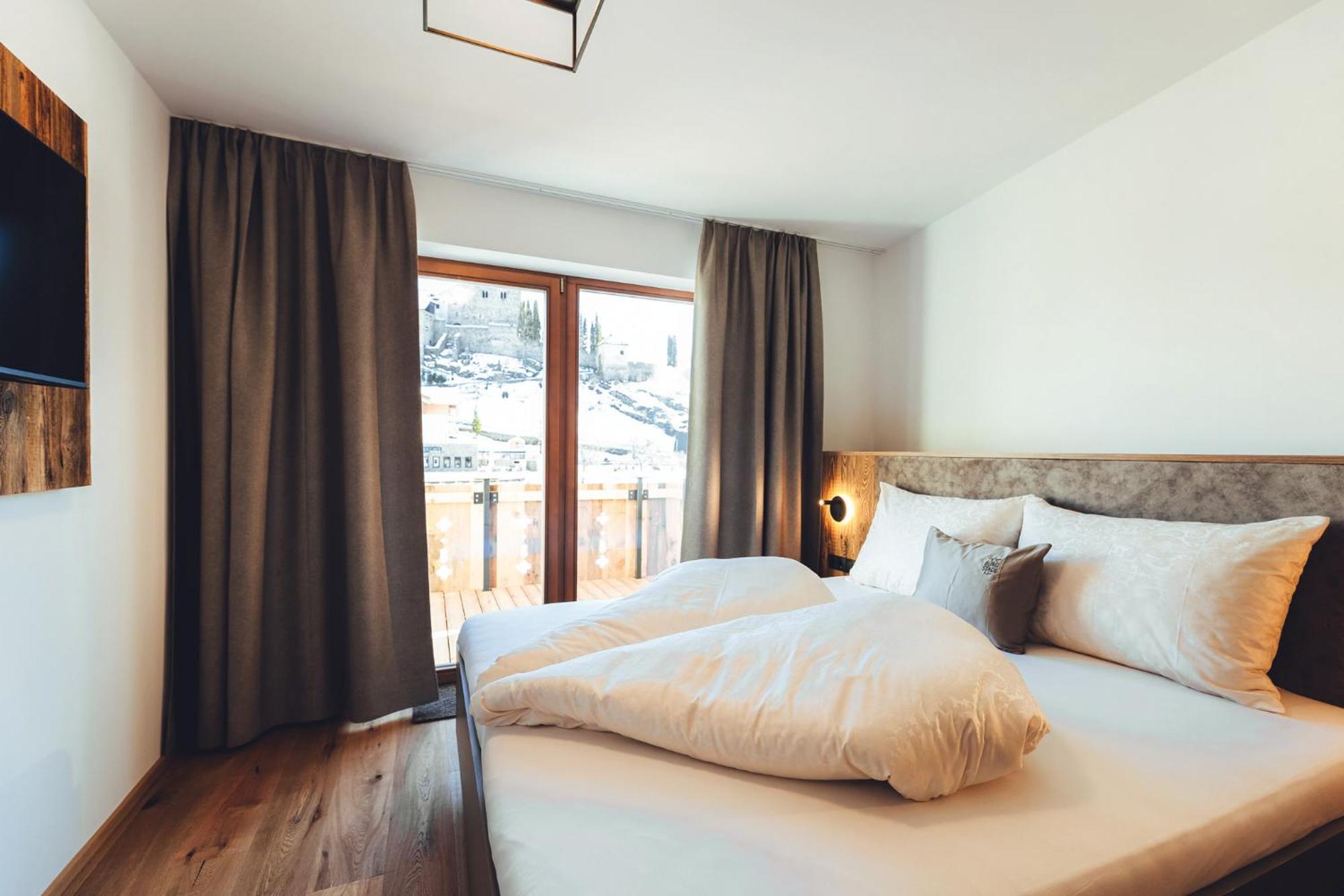 Burgstadl Aparthotel & Restaurant 라디스 외부 사진