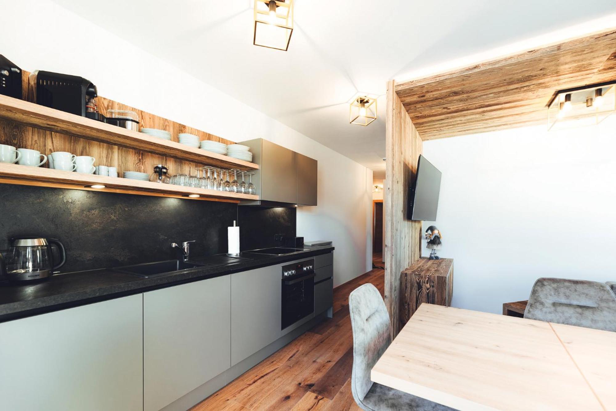 Burgstadl Aparthotel & Restaurant 라디스 외부 사진