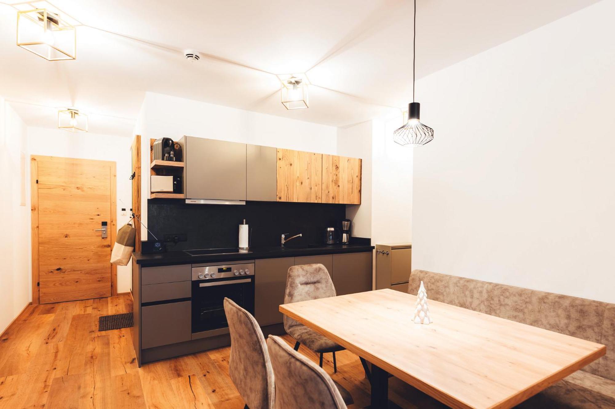 Burgstadl Aparthotel & Restaurant 라디스 외부 사진