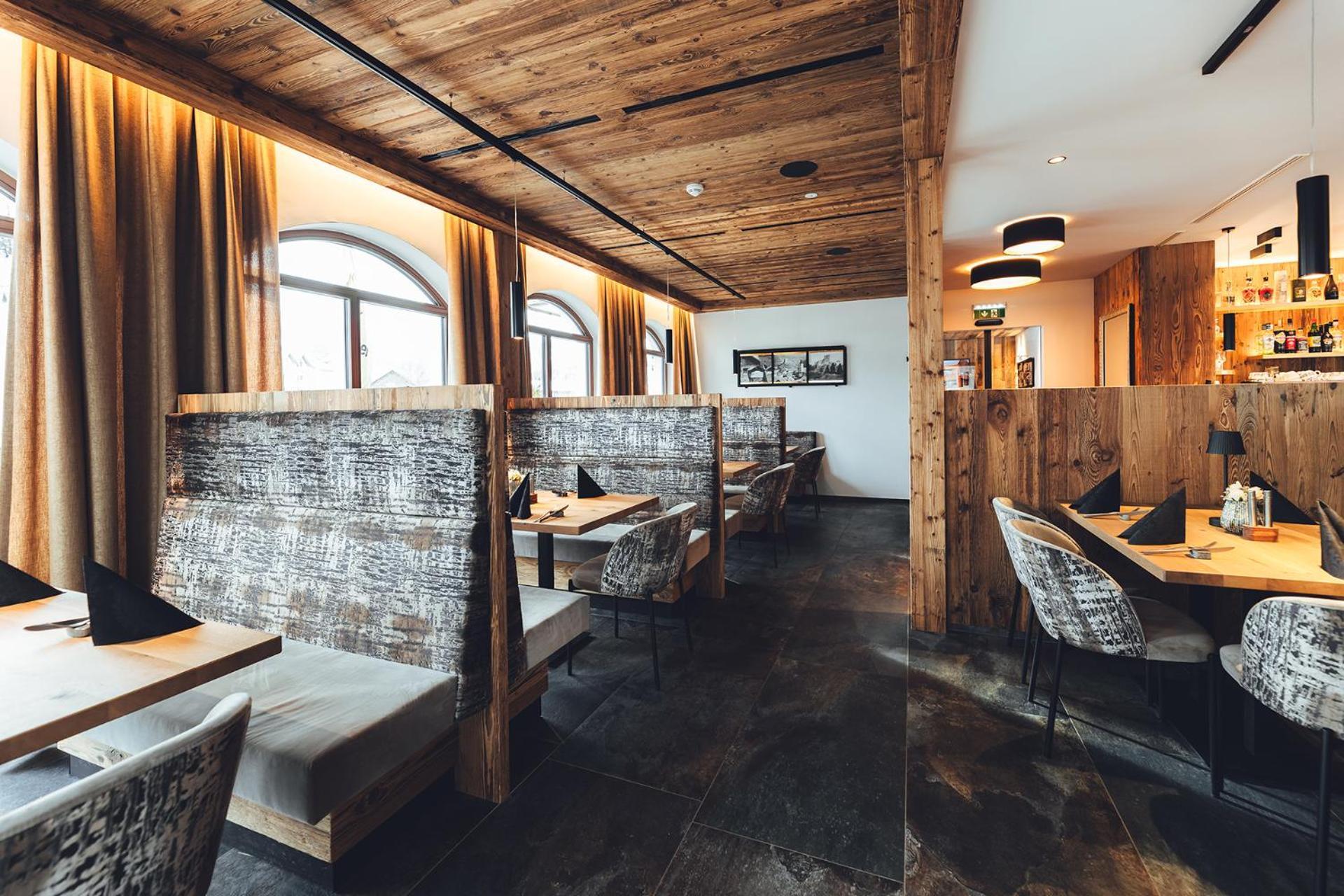 Burgstadl Aparthotel & Restaurant 라디스 외부 사진