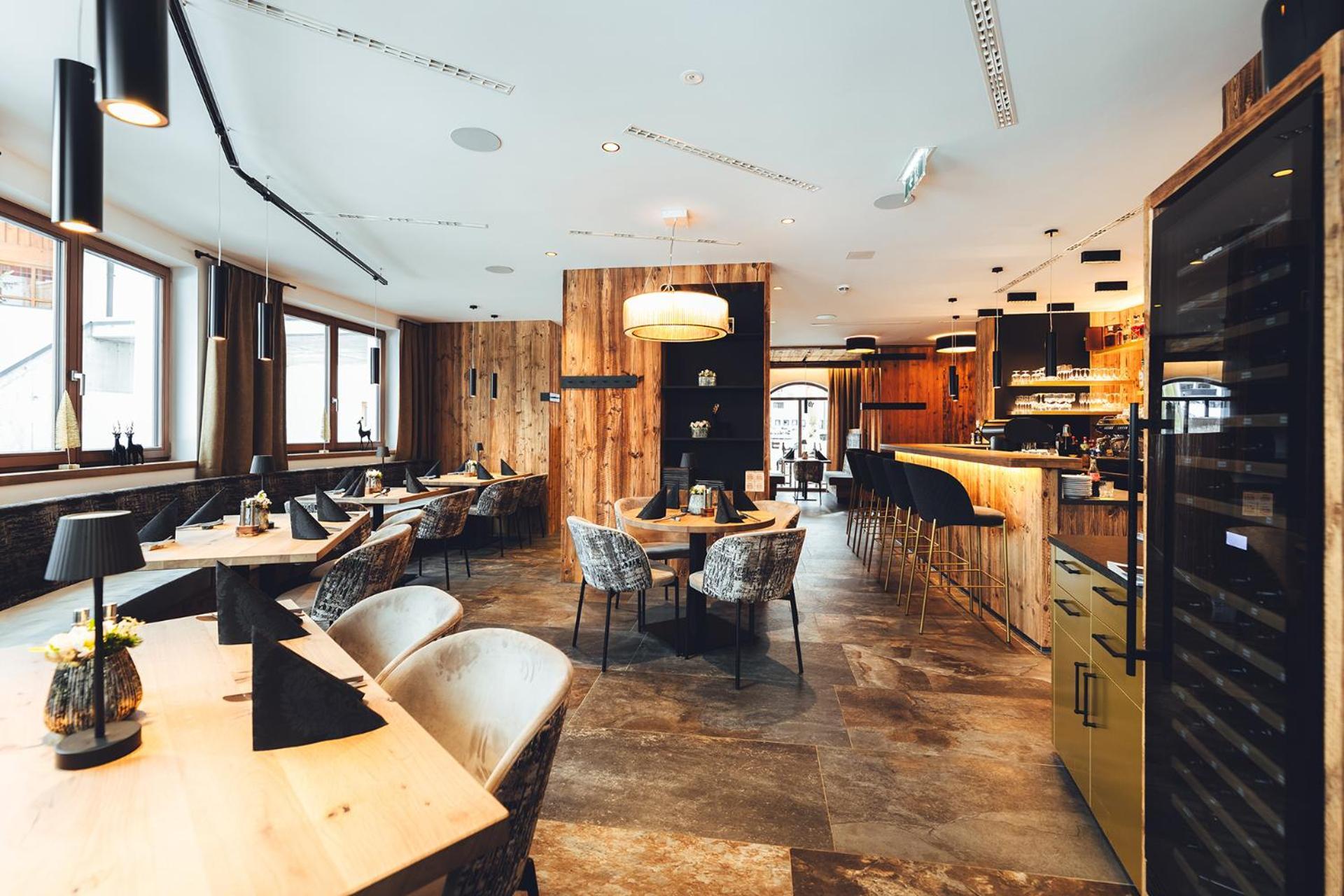 Burgstadl Aparthotel & Restaurant 라디스 외부 사진