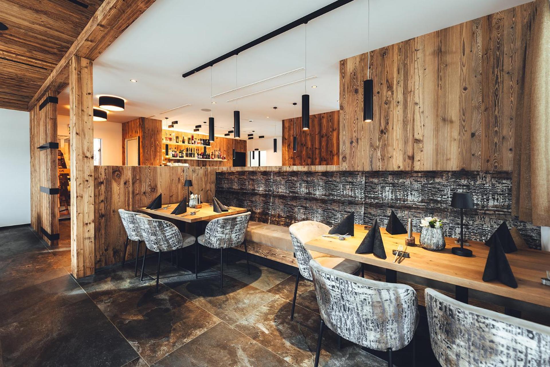 Burgstadl Aparthotel & Restaurant 라디스 외부 사진